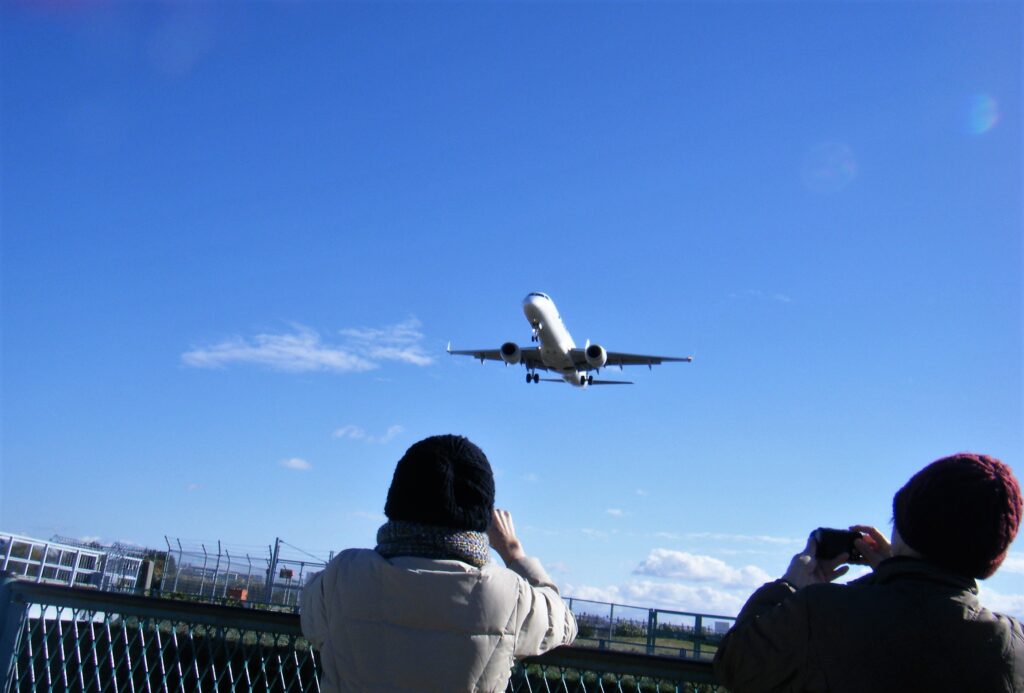 熟年だって　飛行機に夢中だよ